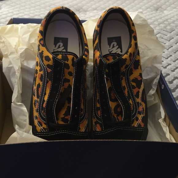 VANS Premium Old Skool Leopoard Shoes - Picture 6 of 6